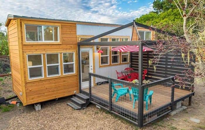 specific advantages of building a container home Mauna Kea